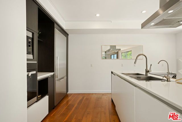 8469 FRANKLIN Avenue, West Hollywood, CA 90069