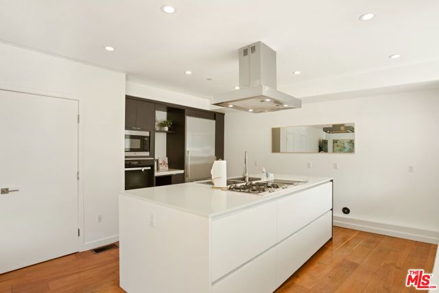 8469 FRANKLIN Avenue, West Hollywood, CA 90069