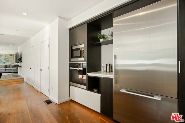 8469 FRANKLIN Avenue, West Hollywood, CA 90069
