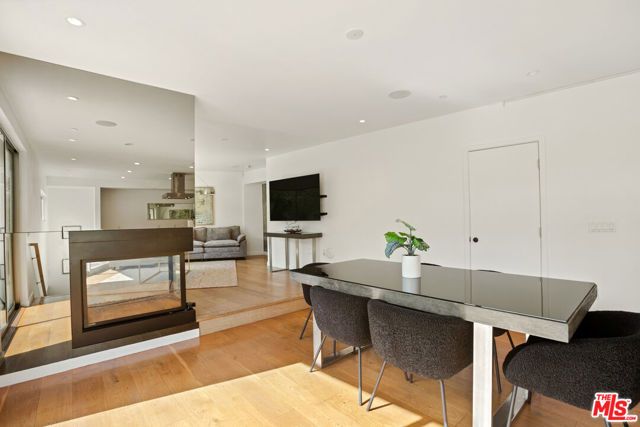 8469 FRANKLIN Avenue, West Hollywood, CA 90069