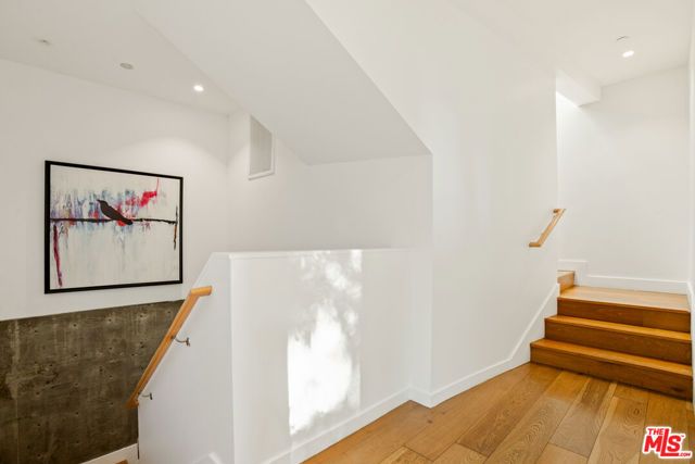 8469 FRANKLIN Avenue, West Hollywood, CA 90069