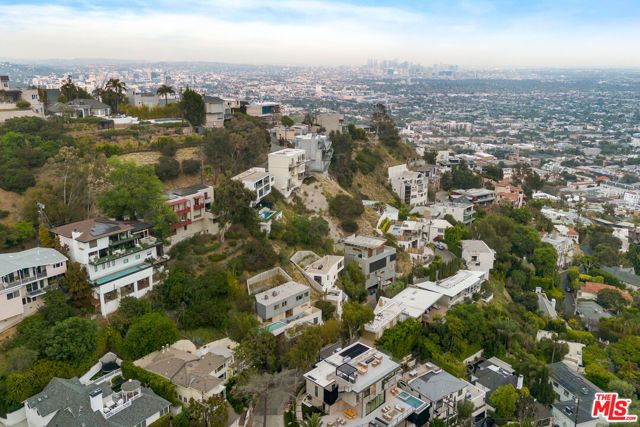 8469 FRANKLIN Avenue, West Hollywood, CA 90069