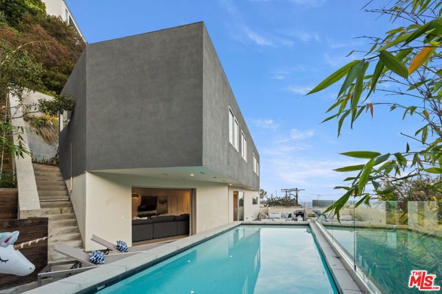 8469 FRANKLIN Avenue, West Hollywood, CA 90069