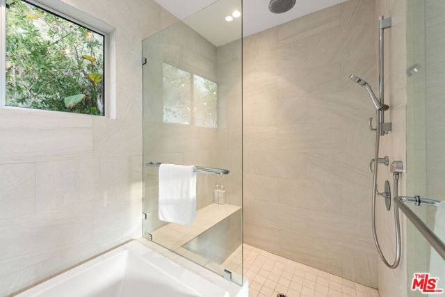 8469 FRANKLIN Avenue, West Hollywood, CA 90069