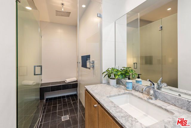 8469 FRANKLIN Avenue, West Hollywood, CA 90069