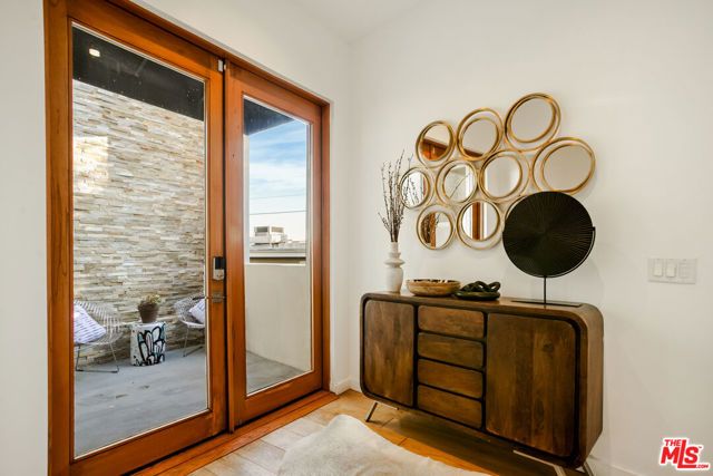 8469 FRANKLIN Avenue, West Hollywood, CA 90069