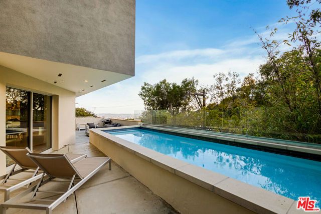 8469 FRANKLIN Avenue, West Hollywood, CA 90069