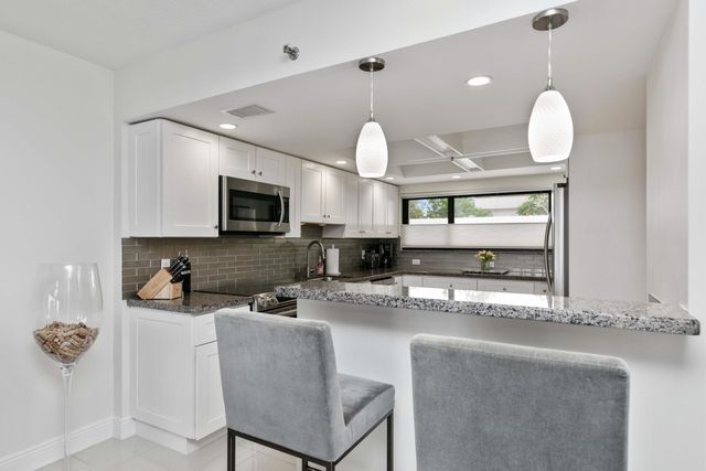 665 SE 21st Avenue 104, Deerfield Beach, FL 33441