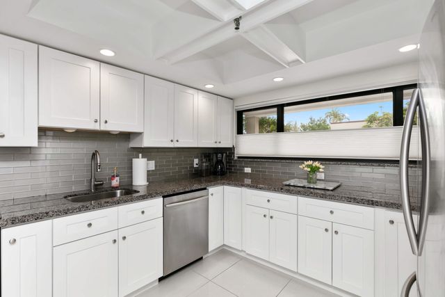 665 SE 21st Avenue 104, Deerfield Beach, FL 33441