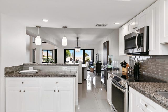 665 SE 21st Avenue 104, Deerfield Beach, FL 33441