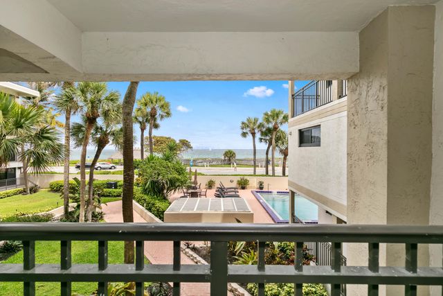 665 SE 21st Avenue 104, Deerfield Beach, FL 33441