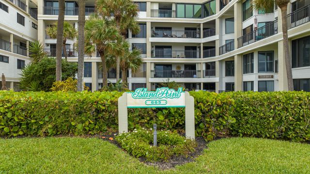 665 SE 21st Avenue 104, Deerfield Beach, FL 33441