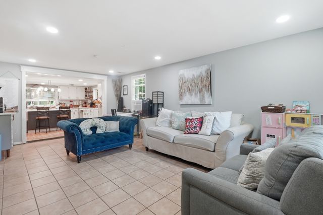 105 Aloha Ct, Hermitage, TN 37076