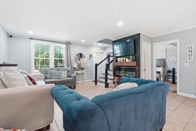105 Aloha Ct, Hermitage, TN 37076