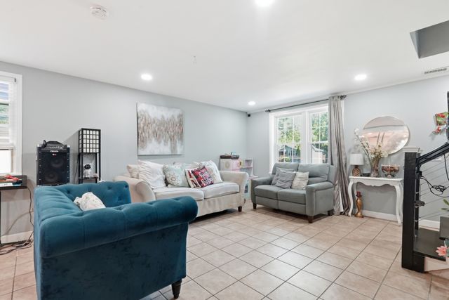 105 Aloha Ct, Hermitage, TN 37076