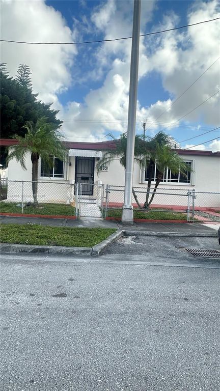 990 E 2nd St B, Hialeah, FL 33010