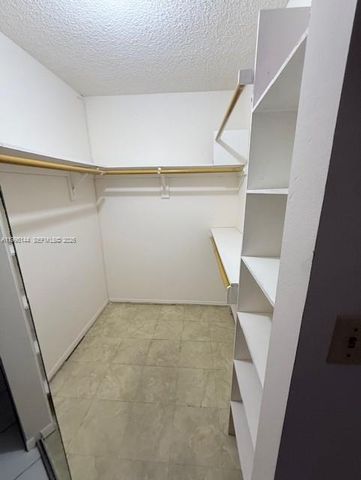 301 174 2217, Sunny Isles Beach, FL 33160