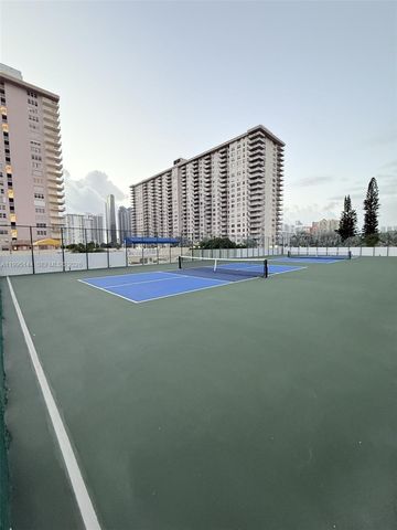 301 174 2217, Sunny Isles Beach, FL 33160