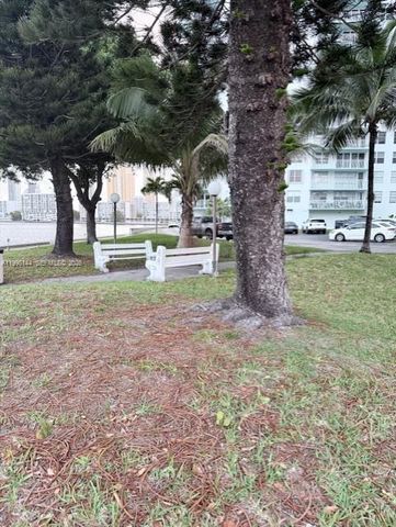 301 174 2217, Sunny Isles Beach, FL 33160