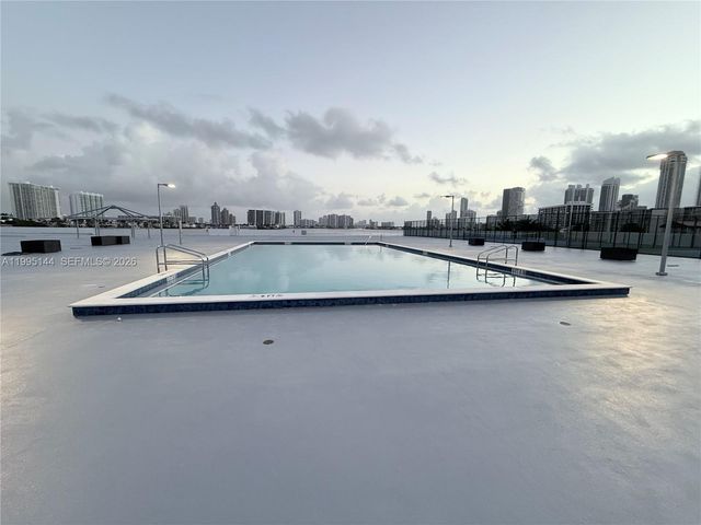 301 174 2217, Sunny Isles Beach, FL 33160