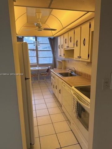 301 174 2217, Sunny Isles Beach, FL 33160