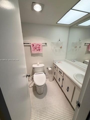 301 174 2217, Sunny Isles Beach, FL 33160