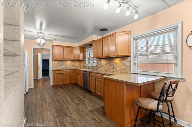 17271 Hamilton Avenue, Allen Park, MI 48101