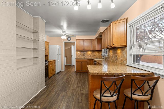 17271 Hamilton Avenue, Allen Park, MI 48101