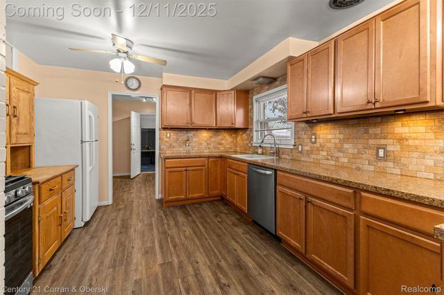 17271 Hamilton Avenue, Allen Park, MI 48101