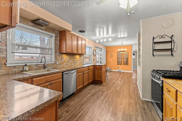 17271 Hamilton Avenue, Allen Park, MI 48101