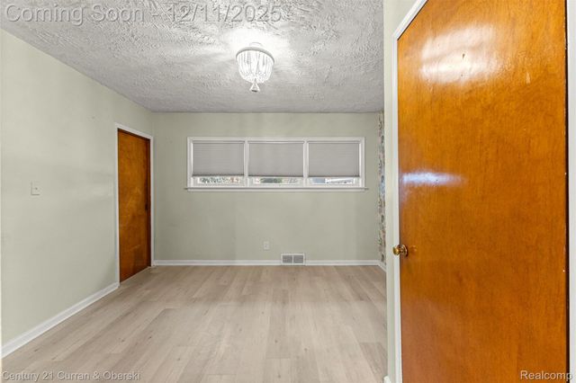 17271 Hamilton Avenue, Allen Park, MI 48101