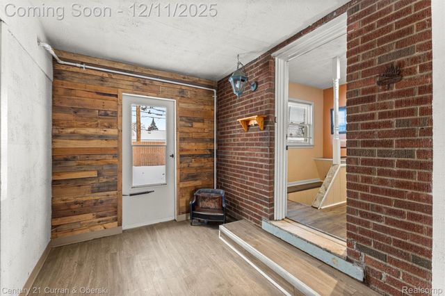 17271 Hamilton Avenue, Allen Park, MI 48101