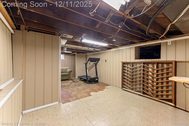 17271 Hamilton Avenue, Allen Park, MI 48101