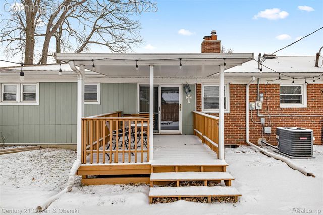 17271 Hamilton Avenue, Allen Park, MI 48101