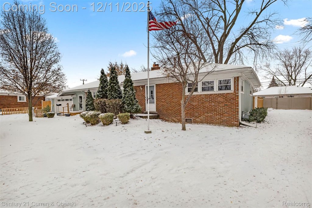 17271 Hamilton Avenue, Allen Park, MI 48101