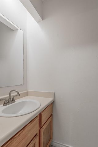 1228 Avenue O I, Huntsville, TX 77340