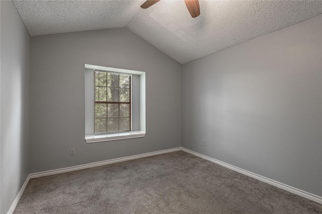 1228 Avenue O I, Huntsville, TX 77340