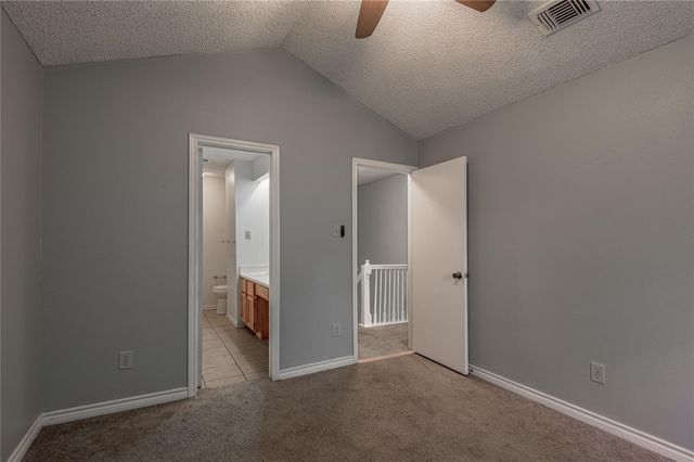 1228 Avenue O I, Huntsville, TX 77340