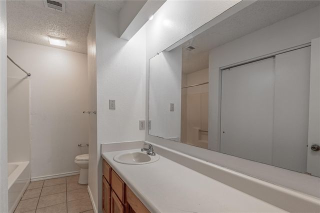 1228 Avenue O I, Huntsville, TX 77340