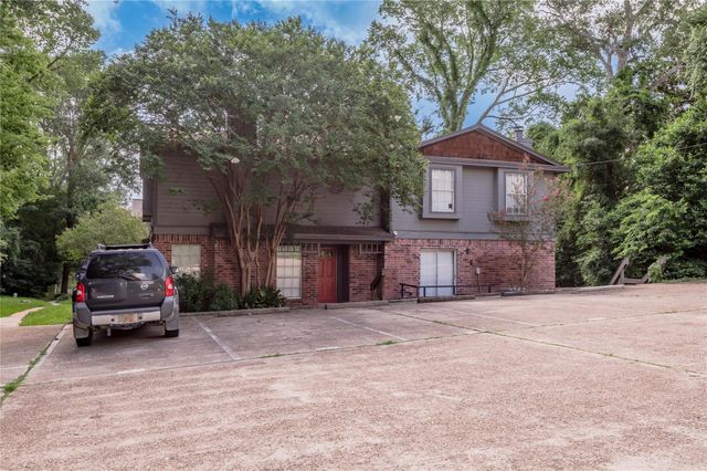 1228 Avenue O I, Huntsville, TX 77340