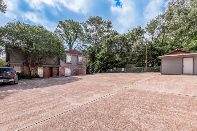 1228 Avenue O I, Huntsville, TX 77340