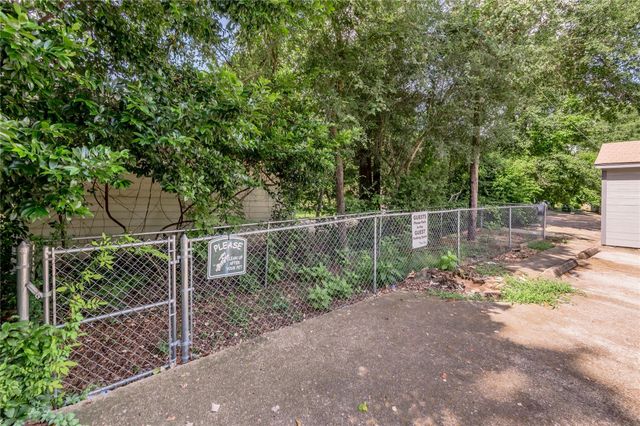 1228 Avenue O I, Huntsville, TX 77340