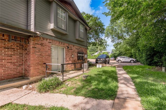 1228 Avenue O I, Huntsville, TX 77340