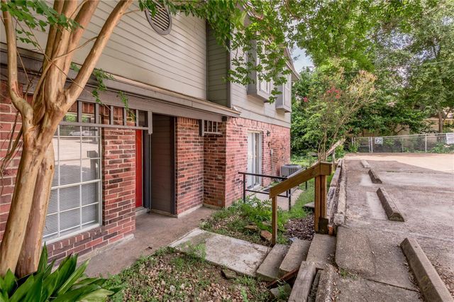 1228 Avenue O I, Huntsville, TX 77340