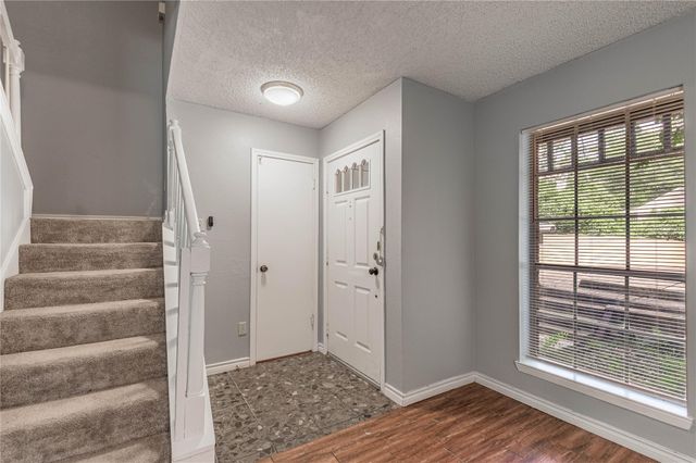 1228 Avenue O I, Huntsville, TX 77340