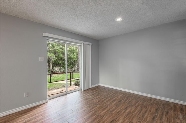1228 Avenue O I, Huntsville, TX 77340