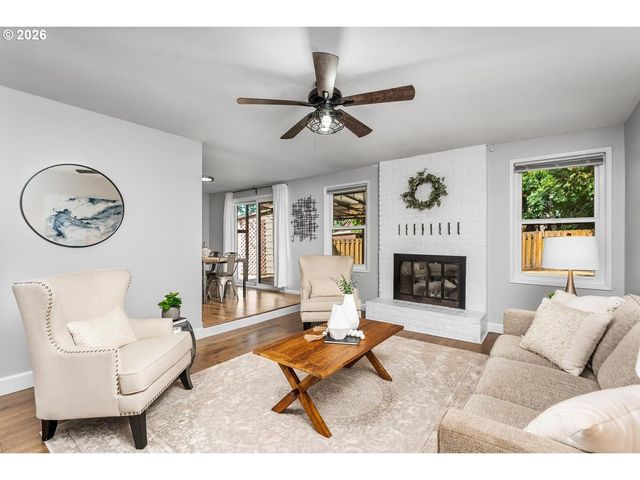 4725 Sw 207TH Ct, Beaverton, OR 97078