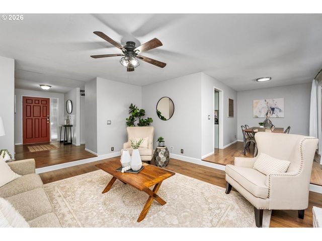 4725 Sw 207TH Ct, Beaverton, OR 97078