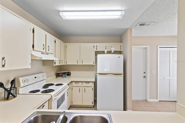 7412 LITTLE POND COURT, Orlando, FL 32810