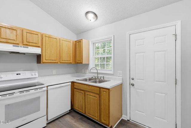 2003 Laurel Leaf Road, Zebulon, NC 27597